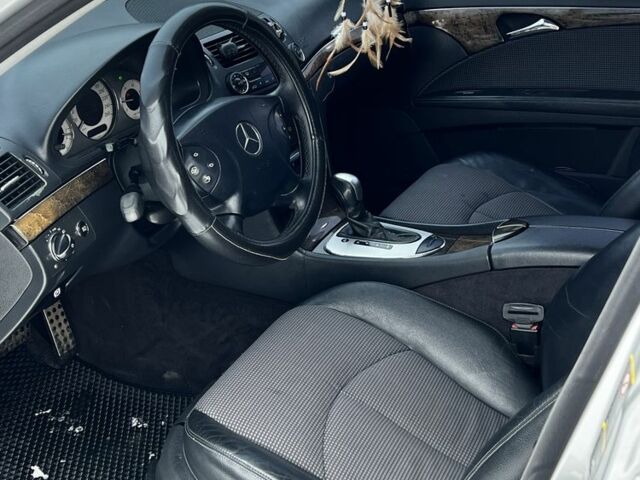 Сірий Мерседес Е-Клас, об'ємом двигуна 2.7 л та пробігом 350 тис. км за 6900 $, фото 5 на Automoto.ua