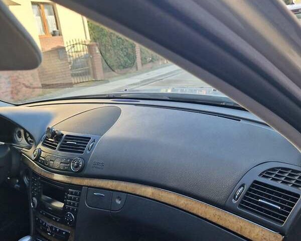 Серый Мерседес Е-Класс, объемом двигателя 2.99 л и пробегом 328 тыс. км за 7500 $, фото 15 на Automoto.ua