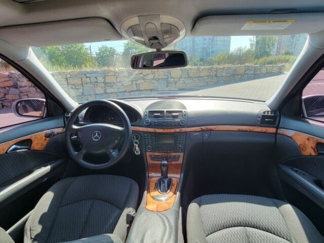 Сірий Мерседес Е-Клас, об'ємом двигуна 2.1 л та пробігом 549 тис. км за 7000 $, фото 3 на Automoto.ua