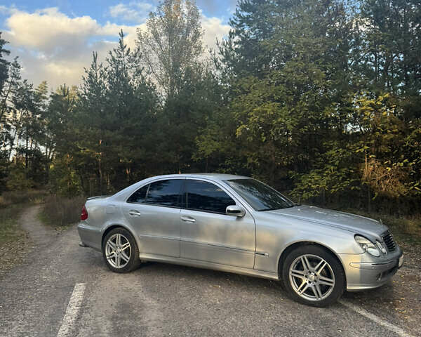 Сірий Мерседес Е-Клас, об'ємом двигуна 3.5 л та пробігом 250 тис. км за 5000 $, фото 2 на Automoto.ua