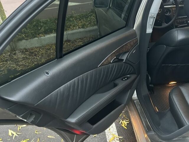 Серый Мерседес Е-Класс, объемом двигателя 3 л и пробегом 376 тыс. км за 8500 $, фото 11 на Automoto.ua