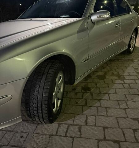 Сірий Мерседес Е-Клас, об'ємом двигуна 3.22 л та пробігом 370 тис. км за 9200 $, фото 7 на Automoto.ua