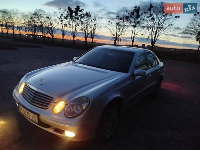 Серый Мерседес Е-Класс, объемом двигателя 1.8 л и пробегом 172 тыс. км за 7500 $, фото 12 на Automoto.ua