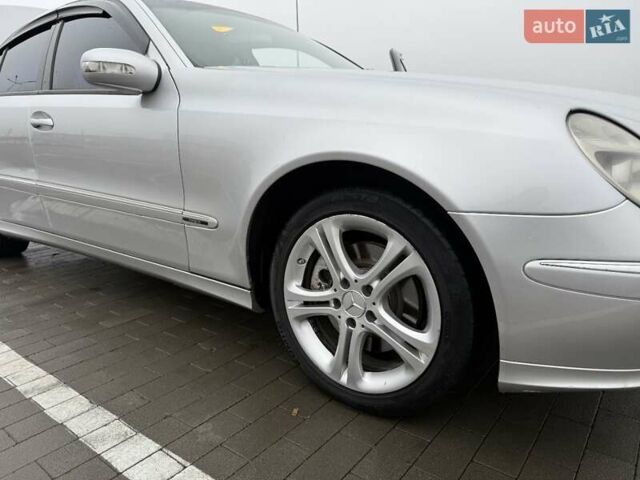 Серый Мерседес Е-Класс, объемом двигателя 2.6 л и пробегом 293 тыс. км за 7800 $, фото 1 на Automoto.ua