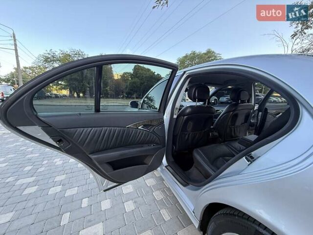 Серый Мерседес Е-Класс, объемом двигателя 2.99 л и пробегом 300 тыс. км за 8400 $, фото 67 на Automoto.ua