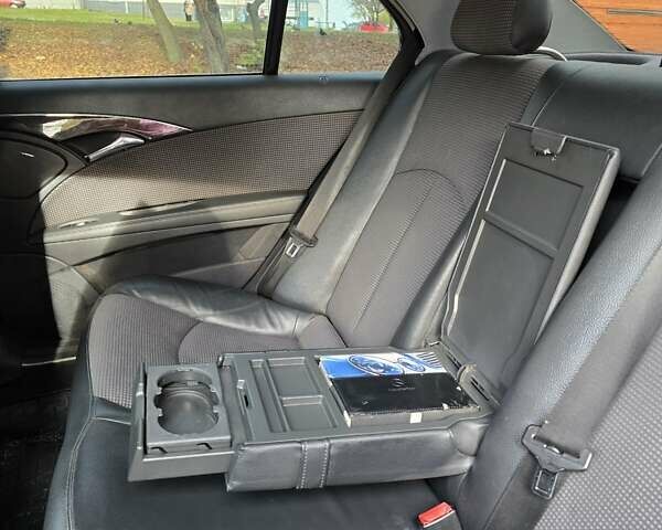 Сірий Мерседес Е-Клас, об'ємом двигуна 3 л та пробігом 300 тис. км за 5300 $, фото 7 на Automoto.ua