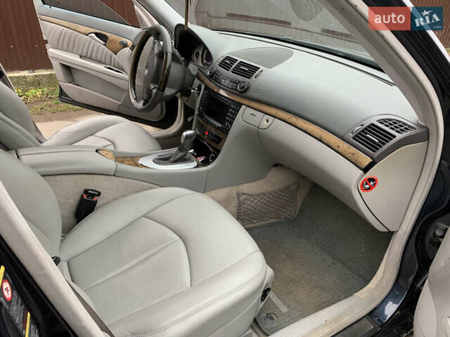 Сірий Мерседес Е-Клас, об'ємом двигуна 3.2 л та пробігом 265 тис. км за 7999 $, фото 7 на Automoto.ua