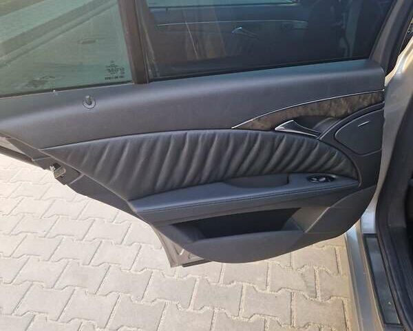 Серый Мерседес Е-Класс, объемом двигателя 2.99 л и пробегом 328 тыс. км за 8350 $, фото 16 на Automoto.ua