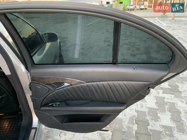 Серый Мерседес Е-Класс, объемом двигателя 3.2 л и пробегом 367 тыс. км за 8000 $, фото 33 на Automoto.ua