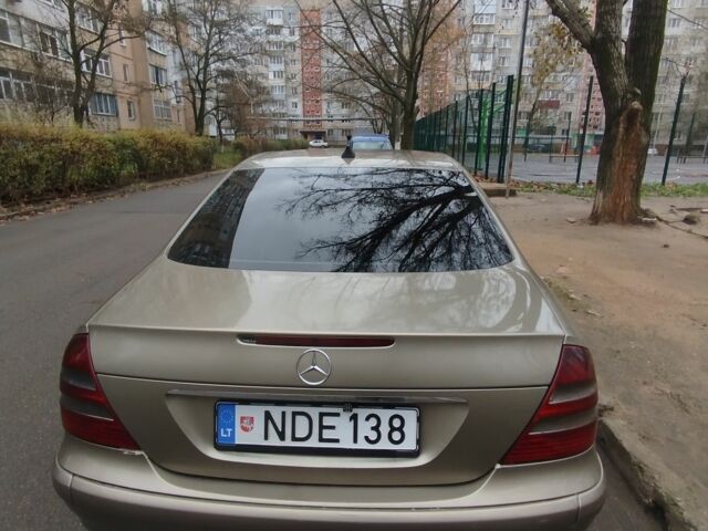 Сірий Мерседес Е-Клас, об'ємом двигуна 2 л та пробігом 500 тис. км за 3450 $, фото 5 на Automoto.ua
