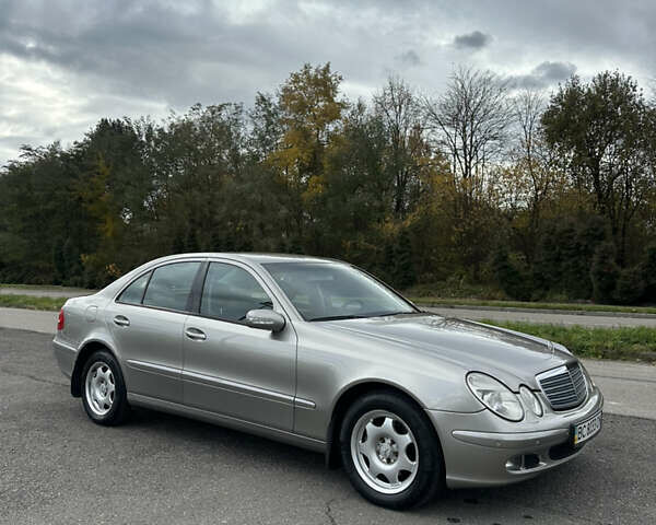 Мерседес Е-Клас 2005 у Львові на Automoto.ua Сірий Мерседес Е-Клас, об'ємом двигуна 1.8 л та пробігом 217 тис. км за 7000 $, фото 2 на Automoto.ua