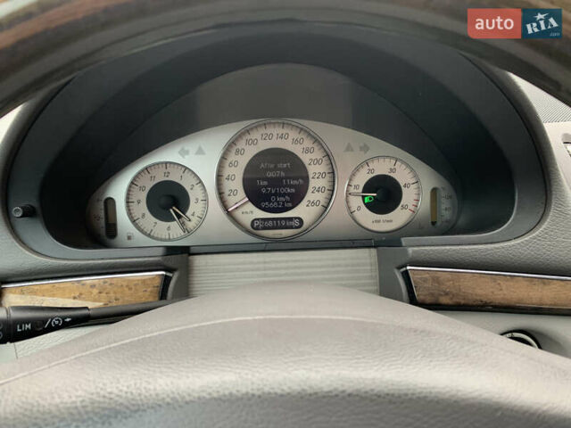 Сірий Мерседес Е-Клас, об'ємом двигуна 3.2 л та пробігом 265 тис. км за 7999 $, фото 13 на Automoto.ua