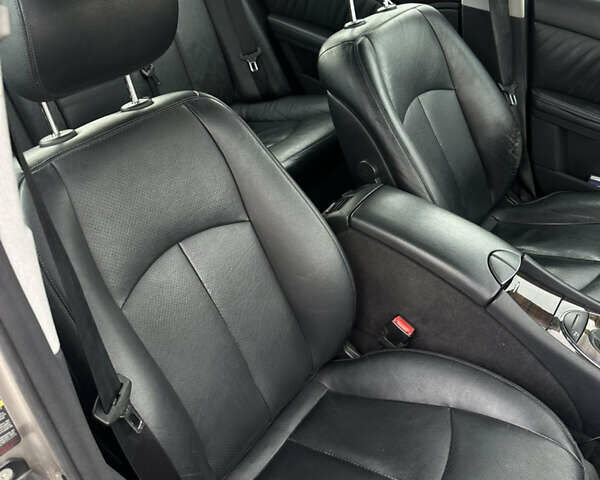 Мерседес Е-Клас 2005 у Львові на Automoto.ua Сірий Мерседес Е-Клас, об'ємом двигуна 1.8 л та пробігом 217 тис. км за 7000 $, фото 12 на Automoto.ua