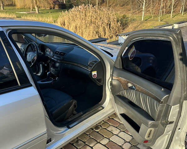 Сірий Мерседес Е-Клас, об'ємом двигуна 3.22 л та пробігом 308 тис. км за 6800 $, фото 13 на Automoto.ua