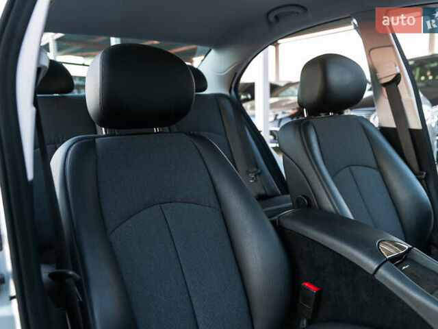 Мерседес Е-Клас 2006 у Мукачеве на Automoto.ua Сірий Мерседес Е-Клас, об'ємом двигуна 1.8 л та пробігом 79 тис. км за 25500 $, фото 48 на Automoto.ua