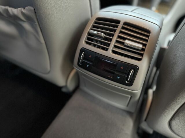 Сірий Мерседес Е-Клас, об'ємом двигуна 2.1 л та пробігом 270 тис. км за 11900 $, фото 9 на Automoto.ua