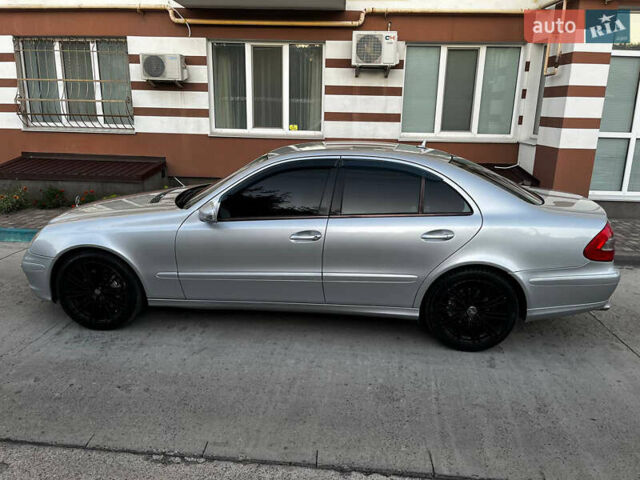 Серый Мерседес Е-Класс, объемом двигателя 1.8 л и пробегом 326 тыс. км за 8000 $, фото 10 на Automoto.ua