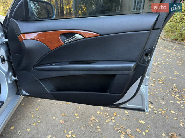 Сірий Мерседес Е-Клас, об'ємом двигуна 1.8 л та пробігом 240 тис. км за 9000 $, фото 66 на Automoto.ua