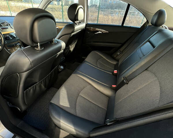 Сірий Мерседес Е-Клас, об'ємом двигуна 2.2 л та пробігом 253 тис. км за 11500 $, фото 7 на Automoto.ua