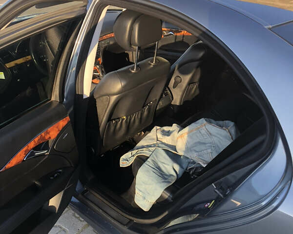 Сірий Мерседес Е-Клас, об'ємом двигуна 3.5 л та пробігом 270 тис. км за 6700 $, фото 11 на Automoto.ua