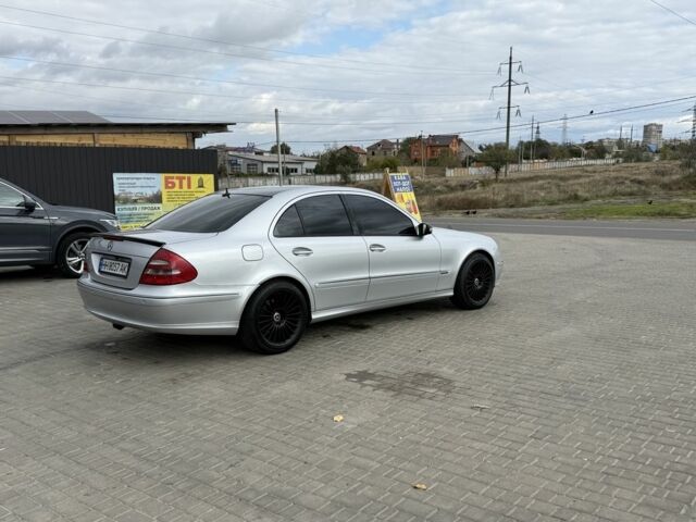 Сірий Мерседес Е-Клас, об'ємом двигуна 3 л та пробігом 300 тис. км за 9500 $, фото 3 на Automoto.ua