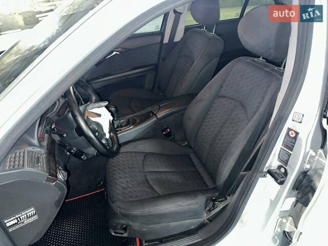 Сірий Мерседес Е-Клас, об'ємом двигуна 1.8 л та пробігом 373 тис. км за 2700 $, фото 6 на Automoto.ua