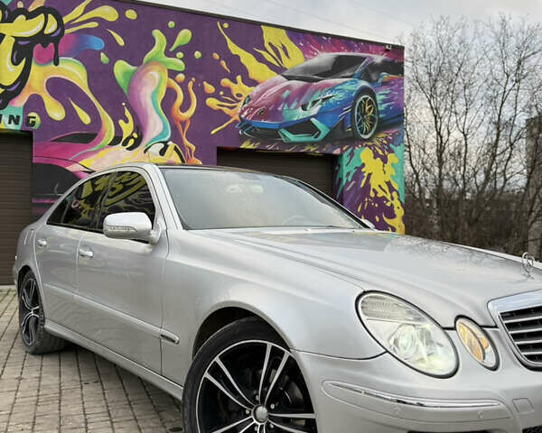 Сірий Мерседес Е-Клас, об'ємом двигуна 2.15 л та пробігом 325 тис. км за 7500 $, фото 2 на Automoto.ua