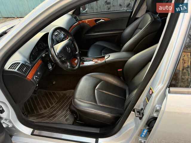 Сірий Мерседес Е-Клас, об'ємом двигуна 1.8 л та пробігом 240 тис. км за 9700 $, фото 32 на Automoto.ua