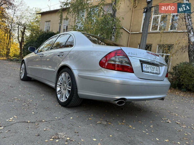 Сірий Мерседес Е-Клас, об'ємом двигуна 1.8 л та пробігом 240 тис. км за 9000 $, фото 29 на Automoto.ua