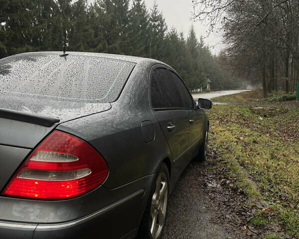 Серый Мерседес Е-Класс, объемом двигателя 3 л и пробегом 295 тыс. км за 9000 $, фото 18 на Automoto.ua