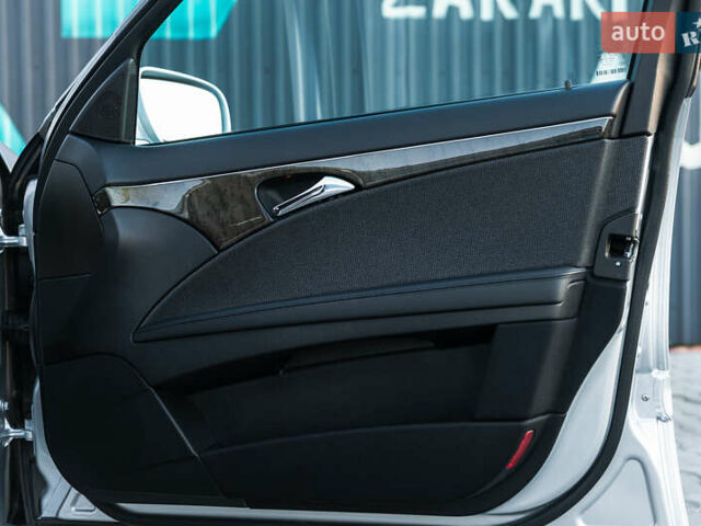 Мерседес Е-Клас 2006 у Мукачеве на Automoto.ua Сірий Мерседес Е-Клас, об'ємом двигуна 1.8 л та пробігом 79 тис. км за 25500 $, фото 47 на Automoto.ua