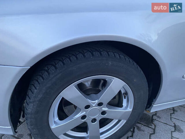 Мерседес Е-Клас 2006 у Чернівцях на Automoto.ua Сірий Мерседес Е-Клас, об'ємом двигуна 3.23 л та пробігом 330 тис. км за 6999 $, фото 9 на Automoto.ua