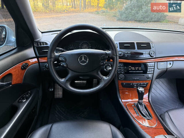 Сірий Мерседес Е-Клас, об'ємом двигуна 1.8 л та пробігом 240 тис. км за 9000 $, фото 39 на Automoto.ua