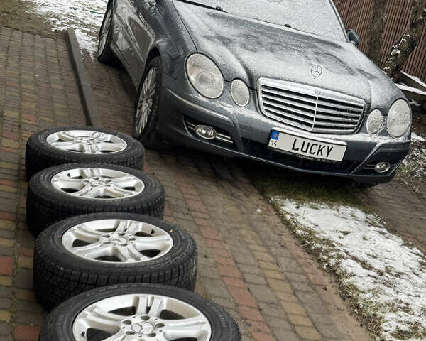 Серый Мерседес Е-Класс, объемом двигателя 2.15 л и пробегом 270 тыс. км за 11900 $, фото 4 на Automoto.ua