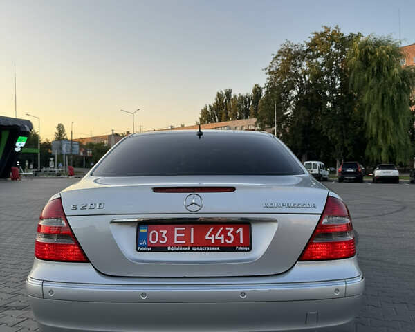 Серый Мерседес Е-Класс, объемом двигателя 1.8 л и пробегом 215 тыс. км за 7777 $, фото 4 на Automoto.ua