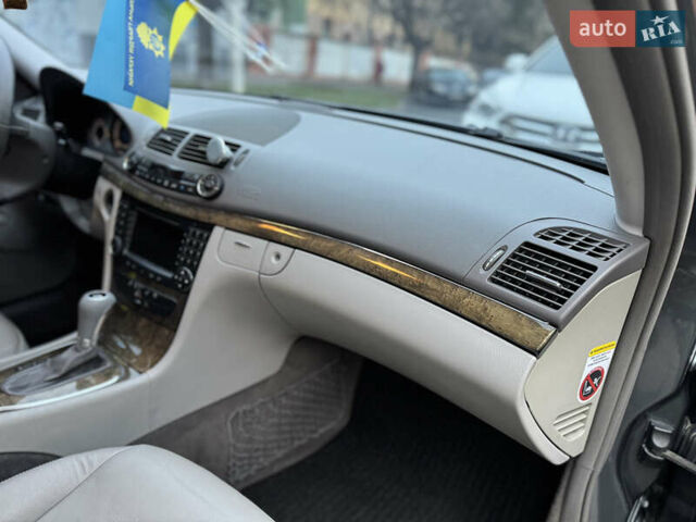 Серый Мерседес Е-Класс, объемом двигателя 2.15 л и пробегом 270 тыс. км за 11900 $, фото 26 на Automoto.ua