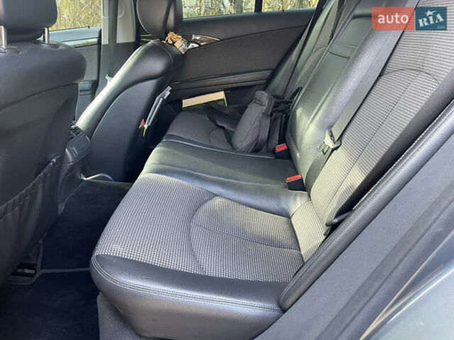 Сірий Мерседес Е-Клас, об'ємом двигуна 2.99 л та пробігом 295 тис. км за 9400 $, фото 18 на Automoto.ua