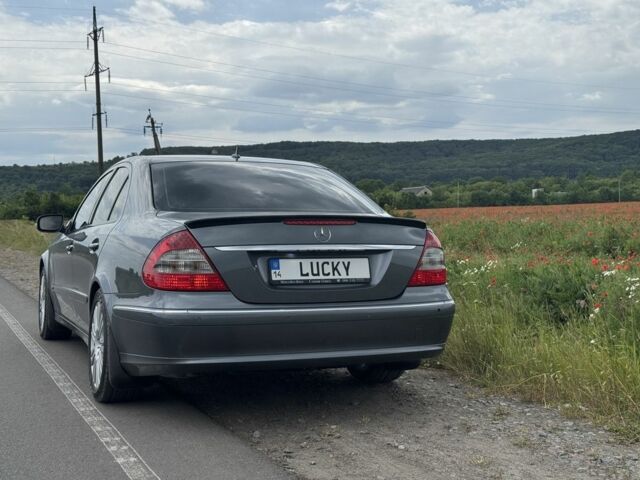 Сірий Мерседес Е-Клас, об'ємом двигуна 2.1 л та пробігом 270 тис. км за 11900 $, фото 2 на Automoto.ua