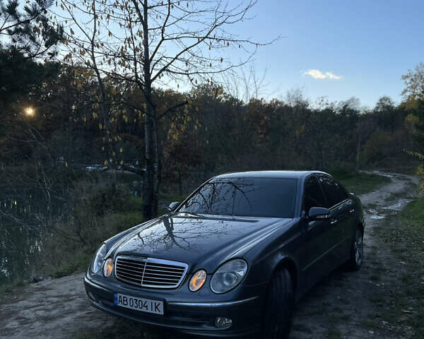Сірий Мерседес Е-Клас, об'ємом двигуна 2.99 л та пробігом 295 тис. км за 9400 $, фото 25 на Automoto.ua