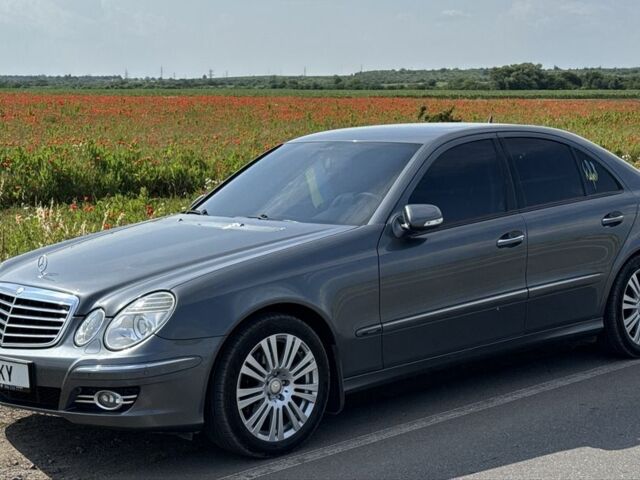 Сірий Мерседес Е-Клас, об'ємом двигуна 2.1 л та пробігом 270 тис. км за 11900 $, фото 3 на Automoto.ua