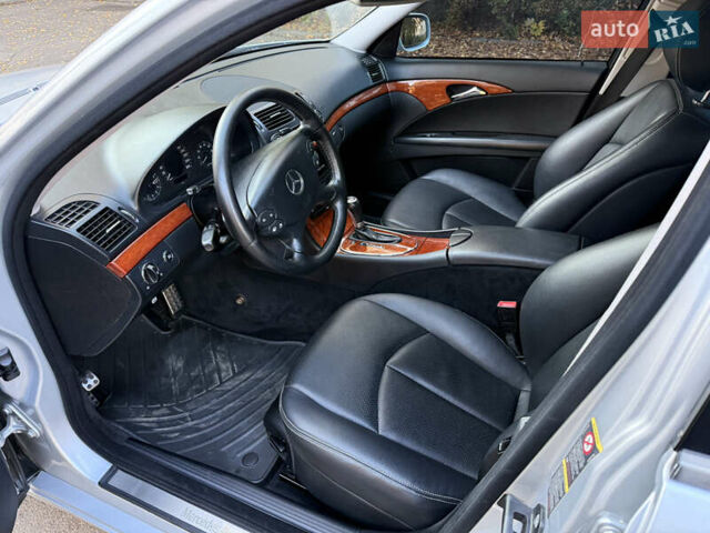 Сірий Мерседес Е-Клас, об'ємом двигуна 1.8 л та пробігом 240 тис. км за 9000 $, фото 54 на Automoto.ua