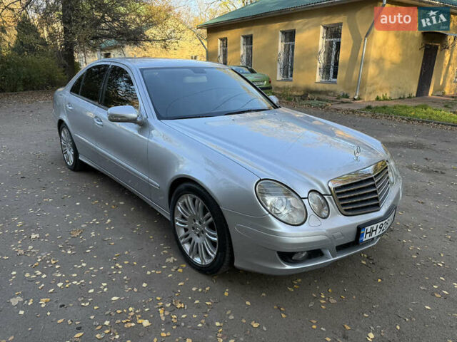 Сірий Мерседес Е-Клас, об'ємом двигуна 1.8 л та пробігом 240 тис. км за 9000 $, фото 11 на Automoto.ua