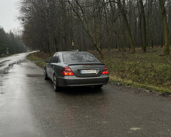 Серый Мерседес Е-Класс, объемом двигателя 3 л и пробегом 295 тыс. км за 9000 $, фото 20 на Automoto.ua