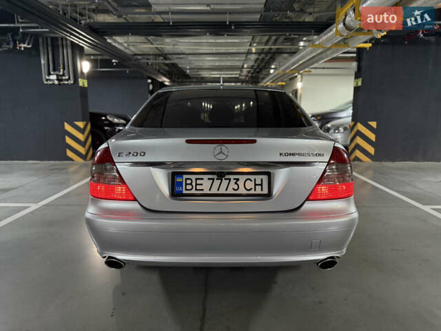 Сірий Мерседес Е-Клас, об'ємом двигуна 1.8 л та пробігом 239 тис. км за 9700 $, фото 4 на Automoto.ua