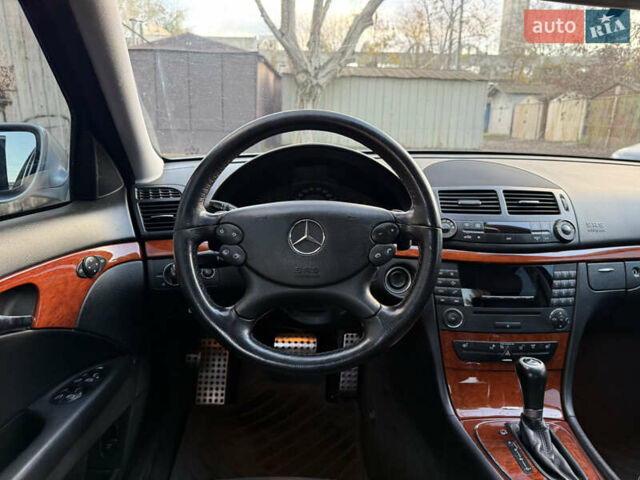 Сірий Мерседес Е-Клас, об'ємом двигуна 1.8 л та пробігом 240 тис. км за 9700 $, фото 24 на Automoto.ua