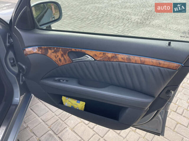 Сірий Мерседес Е-Клас, об'ємом двигуна 2.2 л та пробігом 263 тис. км за 9999 $, фото 15 на Automoto.ua