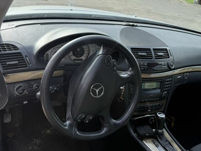 Серый Мерседес Е-Класс, объемом двигателя 1.8 л и пробегом 261 тыс. км за 6500 $, фото 10 на Automoto.ua