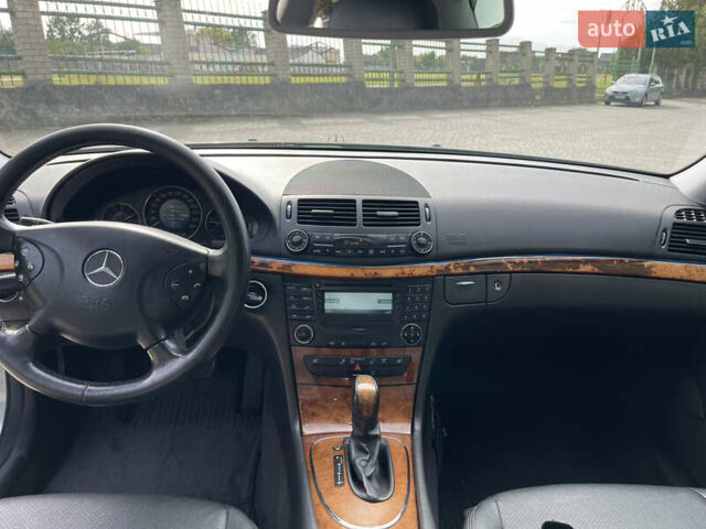 Сірий Мерседес Е-Клас, об'ємом двигуна 2.2 л та пробігом 263 тис. км за 9999 $, фото 25 на Automoto.ua