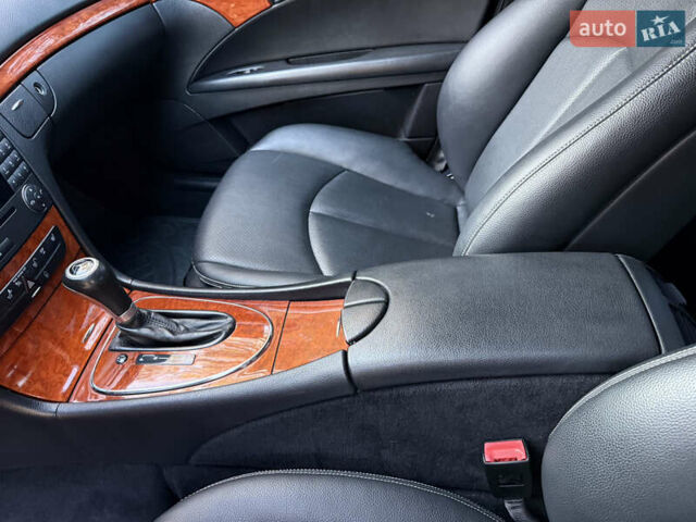 Сірий Мерседес Е-Клас, об'ємом двигуна 1.8 л та пробігом 240 тис. км за 9000 $, фото 48 на Automoto.ua