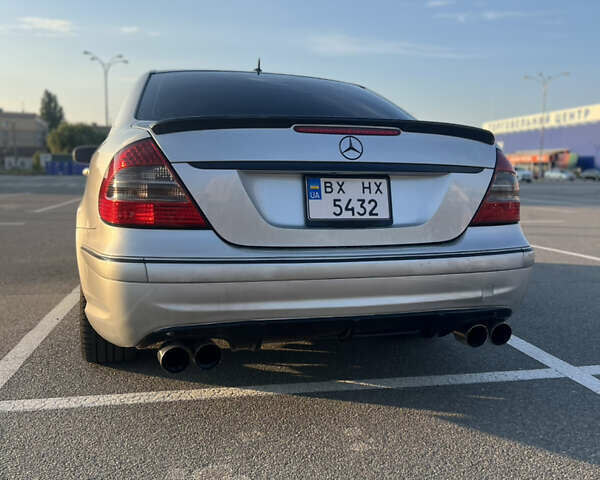 Серый Мерседес Е-Класс, объемом двигателя 3 л и пробегом 381 тыс. км за 10000 $, фото 5 на Automoto.ua